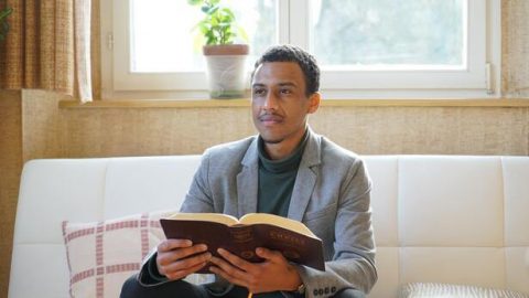 Un lider de biserică nu este un oficial